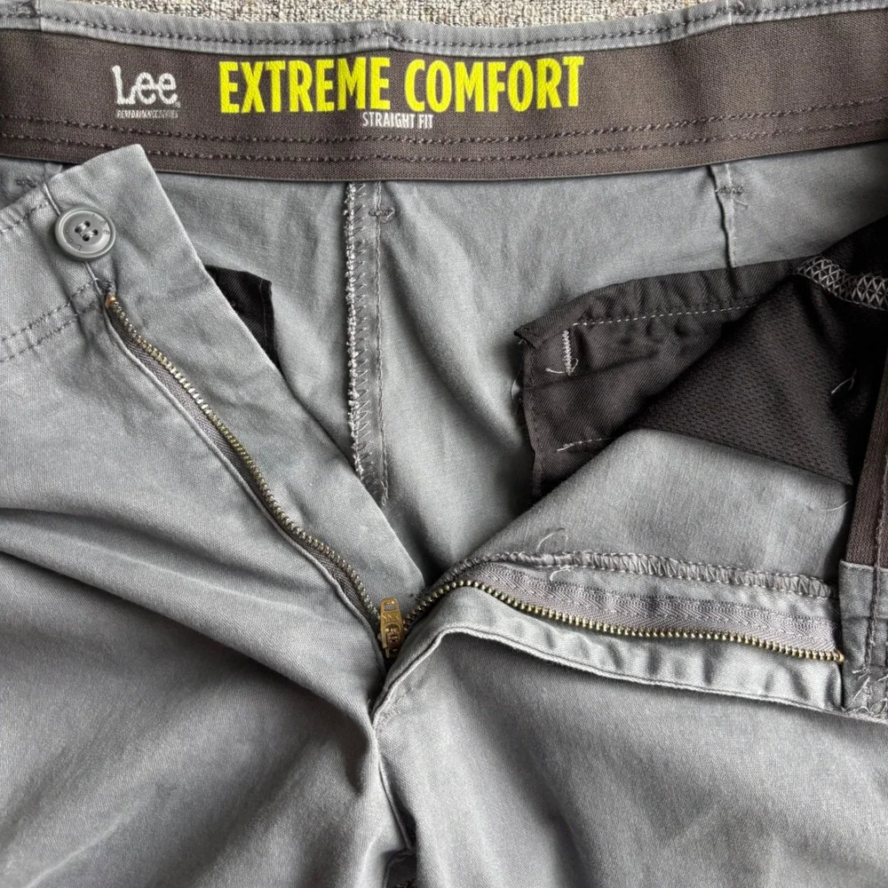 Lee Pants Mens 34x31 Extreme Comfort Straight Fit Grey Performance Stretch